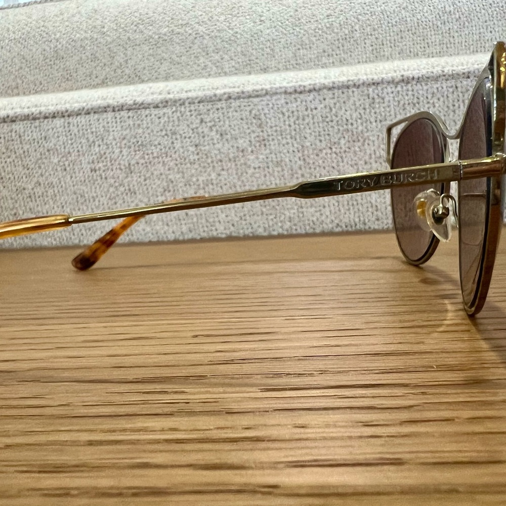 Tory Burch Gold Sunglasses - Picture 4 of 4